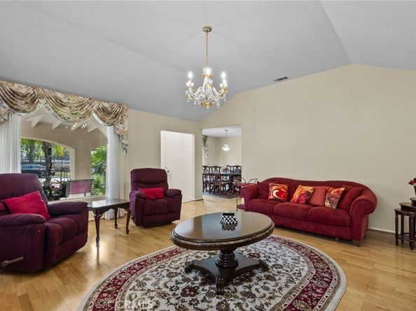 1445 Raymond Avenue, Glendale CA 91201