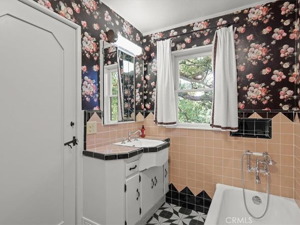 1855 Verdugo Knolls Drive, Glendale CA 91208