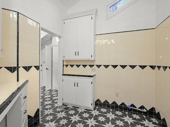 1855 Verdugo Knolls Drive, Glendale CA 91208