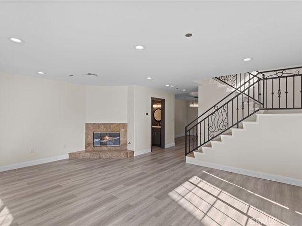 14957 Victory Boulevard 101, Van Nuys CA 91411