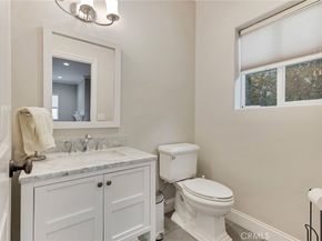 10866 Bluffside 5, Studio City CA 91604