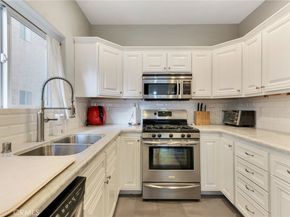 10866 Bluffside 5, Studio City CA 91604