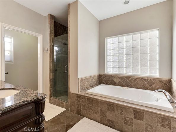 10866 Bluffside 5, Studio City CA 91604