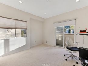 10866 Bluffside 5, Studio City CA 91604