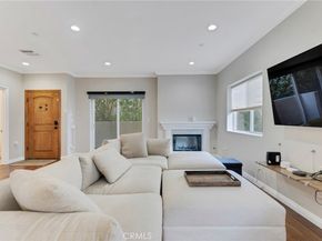 10866 Bluffside 5, Studio City CA 91604