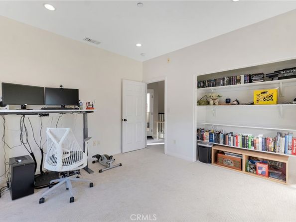 10866 Bluffside 5, Studio City CA 91604