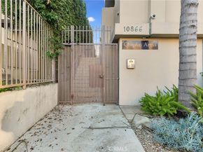 10866 Bluffside 5, Studio City CA 91604