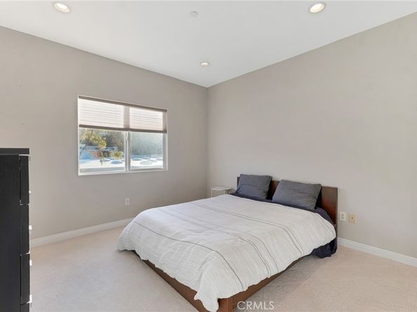 10866 Bluffside 5, Studio City CA 91604