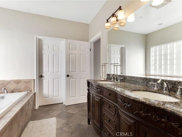 10866 Bluffside 5, Studio City CA 91604