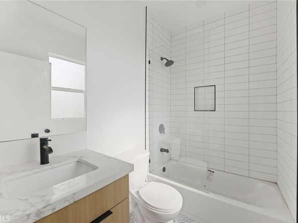 4513 Rosewood, Los Angeles CA 90004