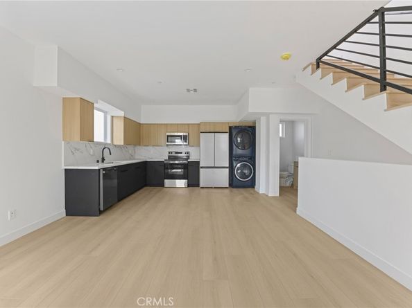 4513 Rosewood, Los Angeles CA 90004