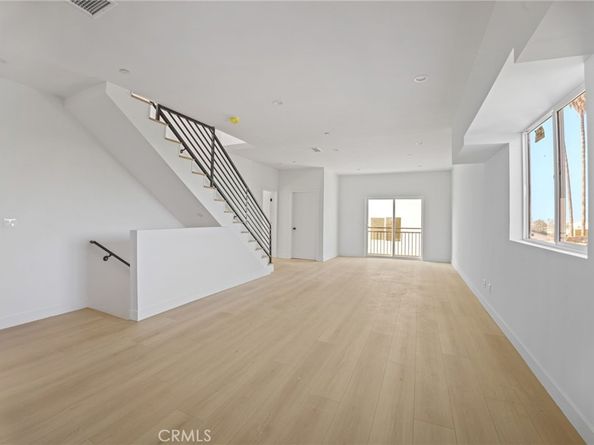 4513 Rosewood, Los Angeles CA 90004