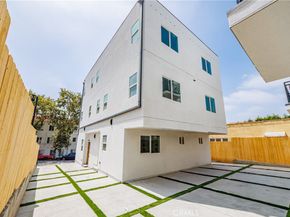 4513 Rosewood, Los Angeles CA 90004