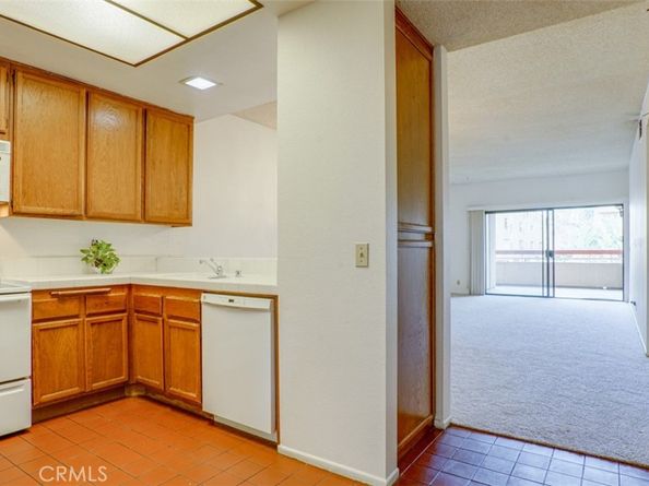 941 W Carson Street 106, Torrance CA 90502