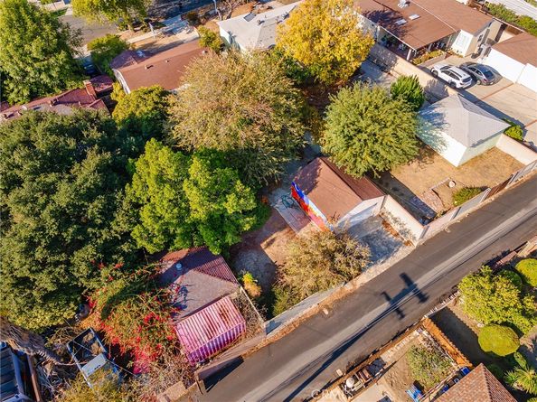 702 E Fairmount Road, Burbank CA 91501