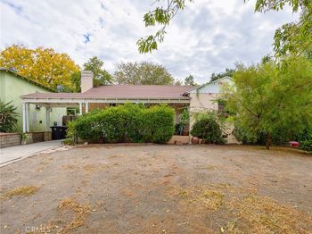 702 E Fairmount Road