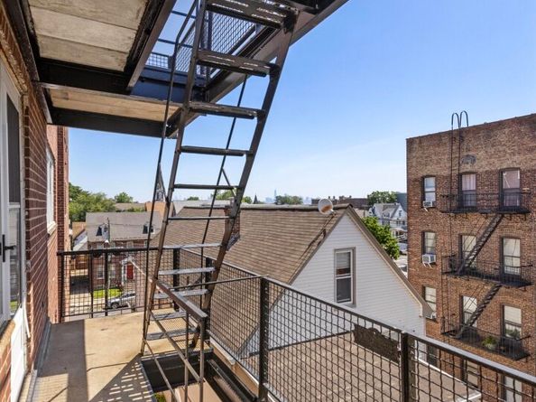 70 West 32nd St 4D, Bayonne NJ 07002