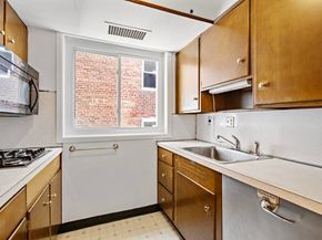 70 West 32nd St 4D, Bayonne NJ 07002