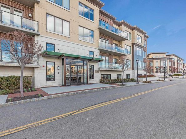 250 Henley Pl 206, Weehawken NJ 07086
