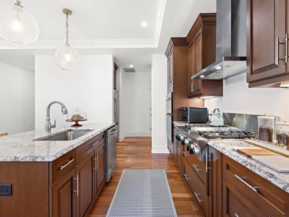 250 Henley Pl 206, Weehawken NJ 07086