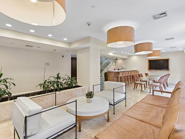 250 Henley Pl 206, Weehawken NJ 07086