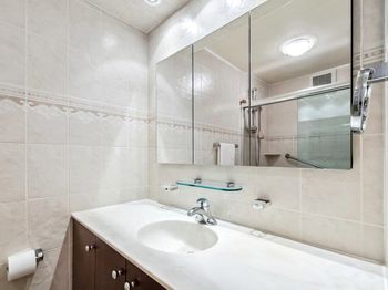300 Winston Dr