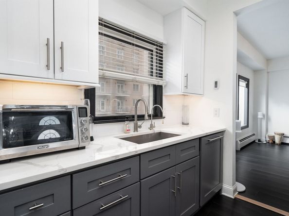 203 Shearwater Ct West 51, Jersey City NJ 07305