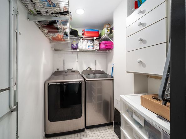 203 Shearwater Ct West 51, Jersey City NJ 07305