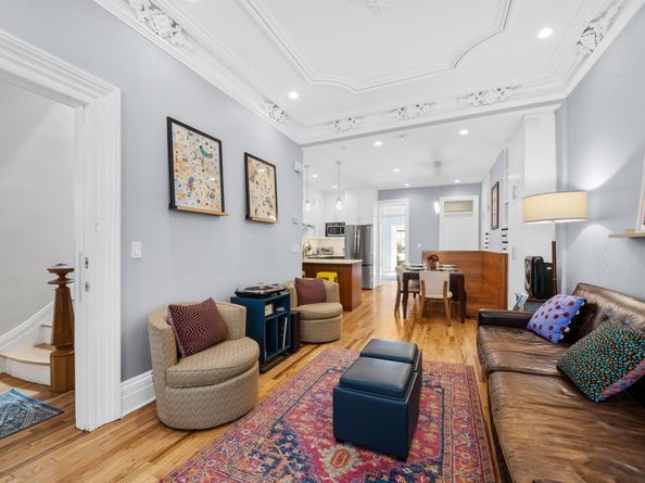 257 7th St, Hoboken NJ 07030