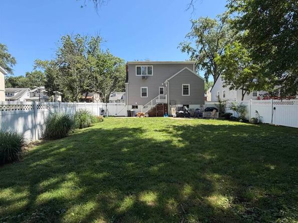 734 Clark Ave, Ridgefield NJ 07657