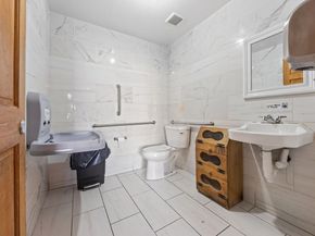 371 4th St 1, Jersey City NJ 07302