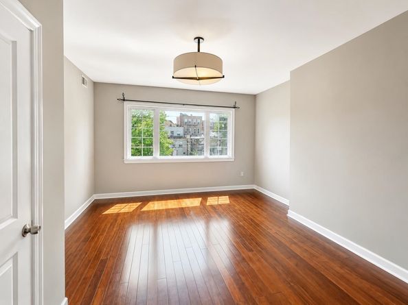 19 West 9th St, Bayonne NJ 07002