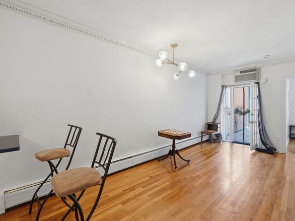 278 Monmouth St 2L, Jersey City NJ 07302
