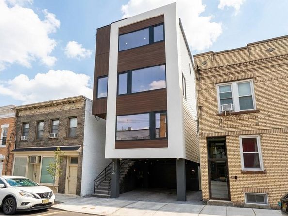 114 69th St 3, Guttenberg NJ 07093