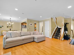 196 Blue Heron Dr 196, Secaucus NJ 07094