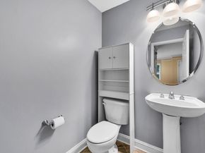 196 Blue Heron Dr 196, Secaucus NJ 07094