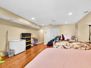 196 Blue Heron Dr 196, Secaucus NJ 07094