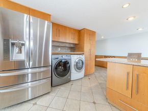2105 Harmon Cove Tower, Secaucus NJ 07094