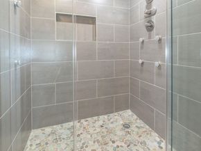 2105 Harmon Cove Tower, Secaucus NJ 07094