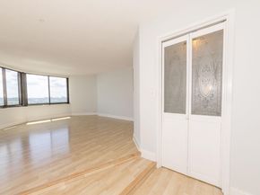 2105 Harmon Cove Tower, Secaucus NJ 07094