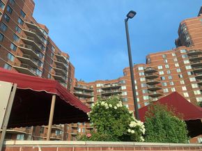 2105 Harmon Cove Tower, Secaucus NJ 07094