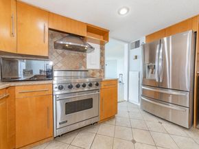 2105 Harmon Cove Tower, Secaucus NJ 07094