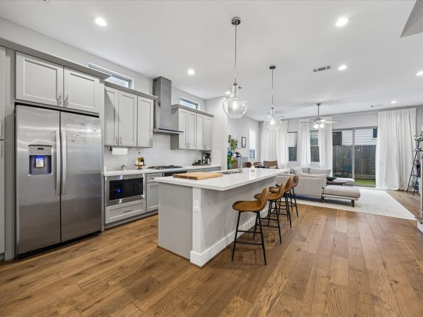 2704 Baldwin Street, Houston TX 77006
