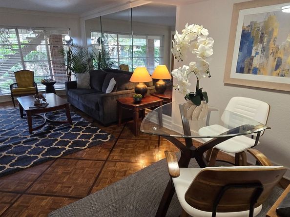 2727 Briarhurst Drive 1, Houston TX 77057