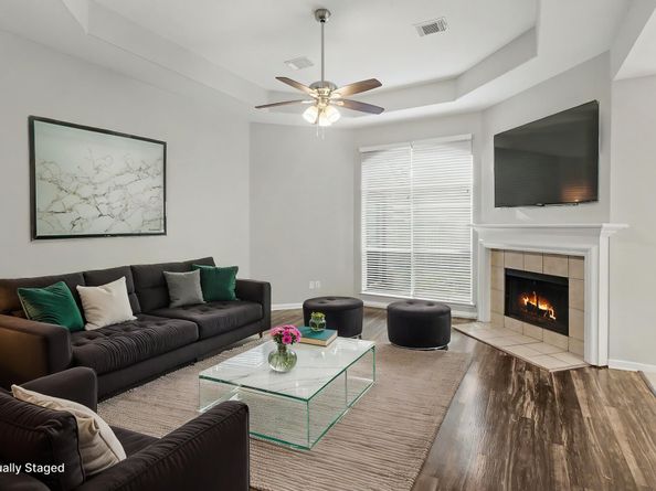 86 N Lace Arbor Drive, The Woodlands TX 77382