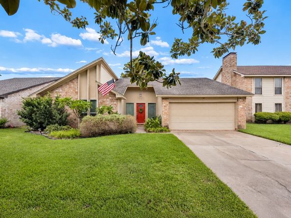 3119 Shawnee Drive, Sugar Land TX 77479