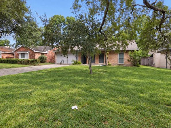 5914 Willowbend Boulevard, Houston TX 77096