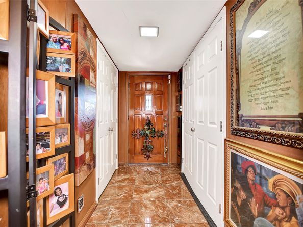 2401 Mcdaniel Street, Houston TX 77093