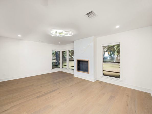 709 W 39th Street, Houston TX 77018