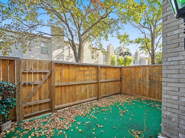 3780 Tanglewilde Street 306, Houston TX 77063